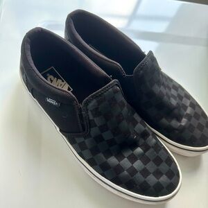 Men’s black checkered vans size 9